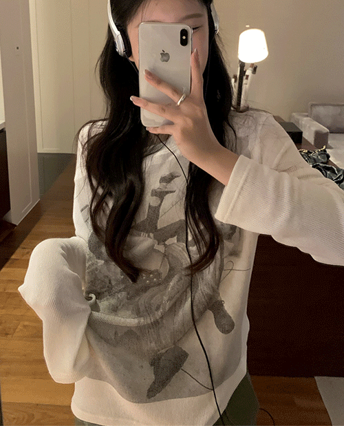 파라다이스키스 리키 세미 루즈핏 프린팅 화이트 긴팔 티셔츠