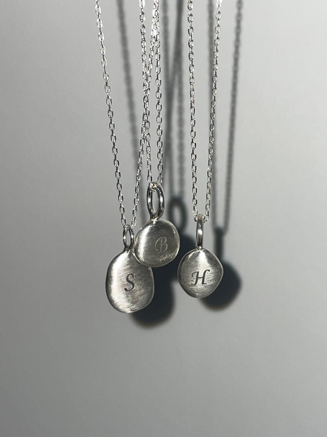 MOI) 이니셜 necklace