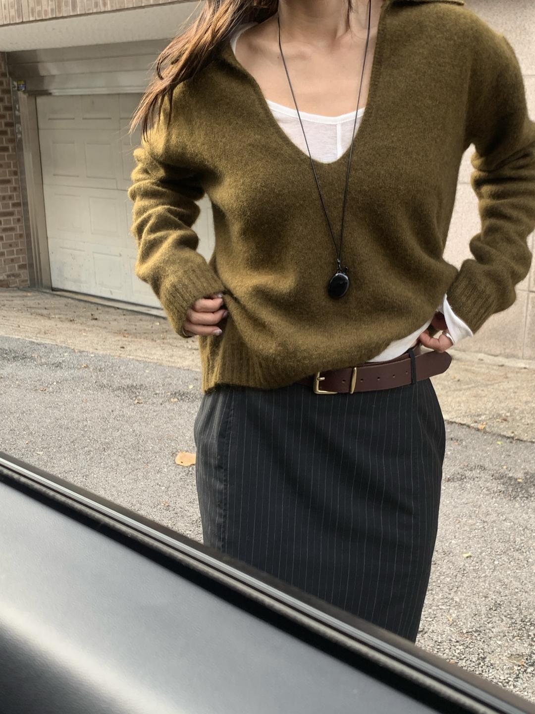 LUMEN V NECK KNIT (KHAKI)