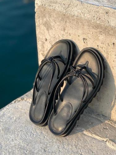 BNS23003 STEM KNOT 레인 샌들 / 2 COLORS