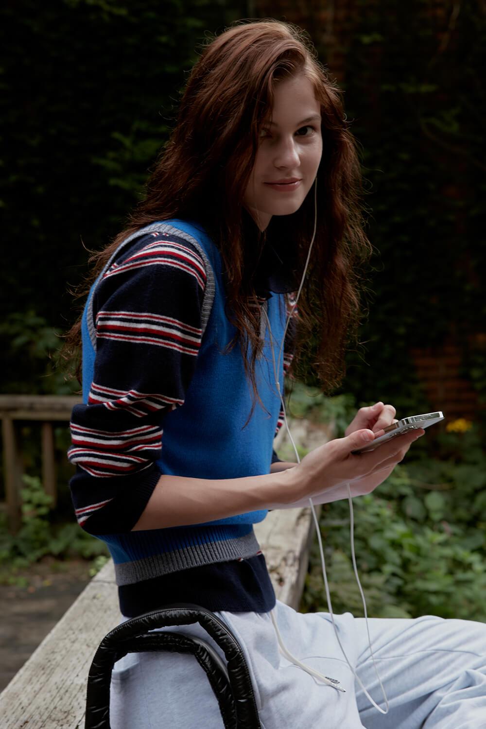 6TH / 노정의착용 Two Tone Knit Vest_Turkish blue