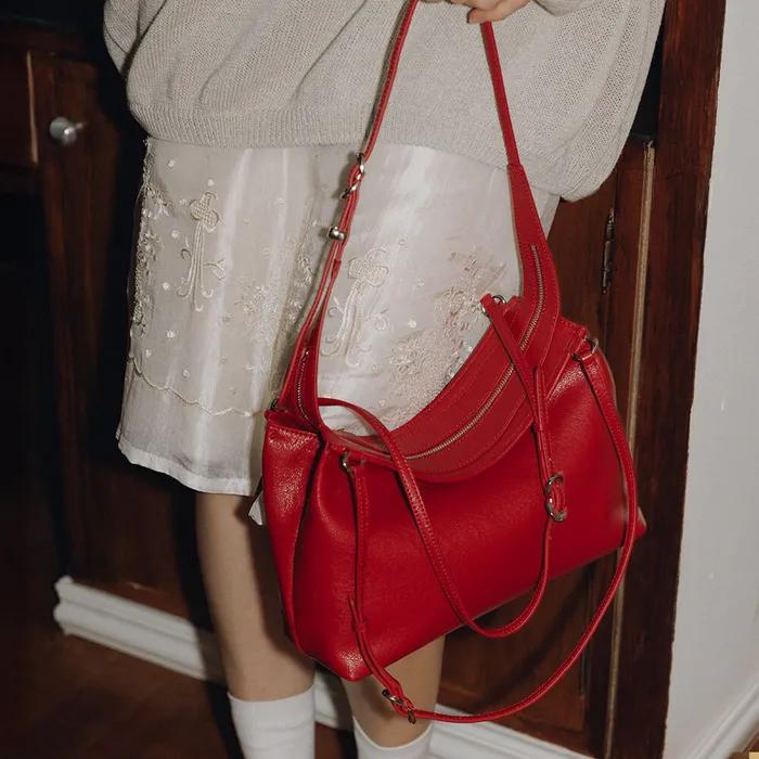 [29CM 단독] Vine Shoulder Medium FA6SB359-MH