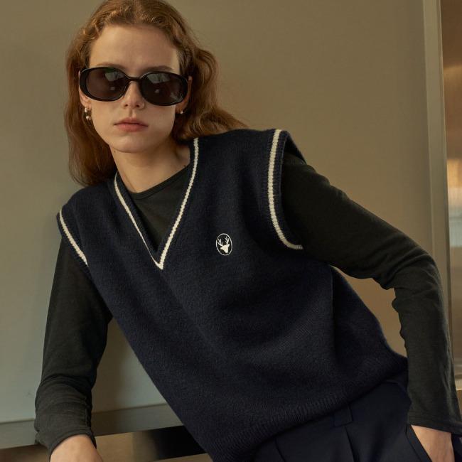 22FW Line logo v-vest [Navy]
