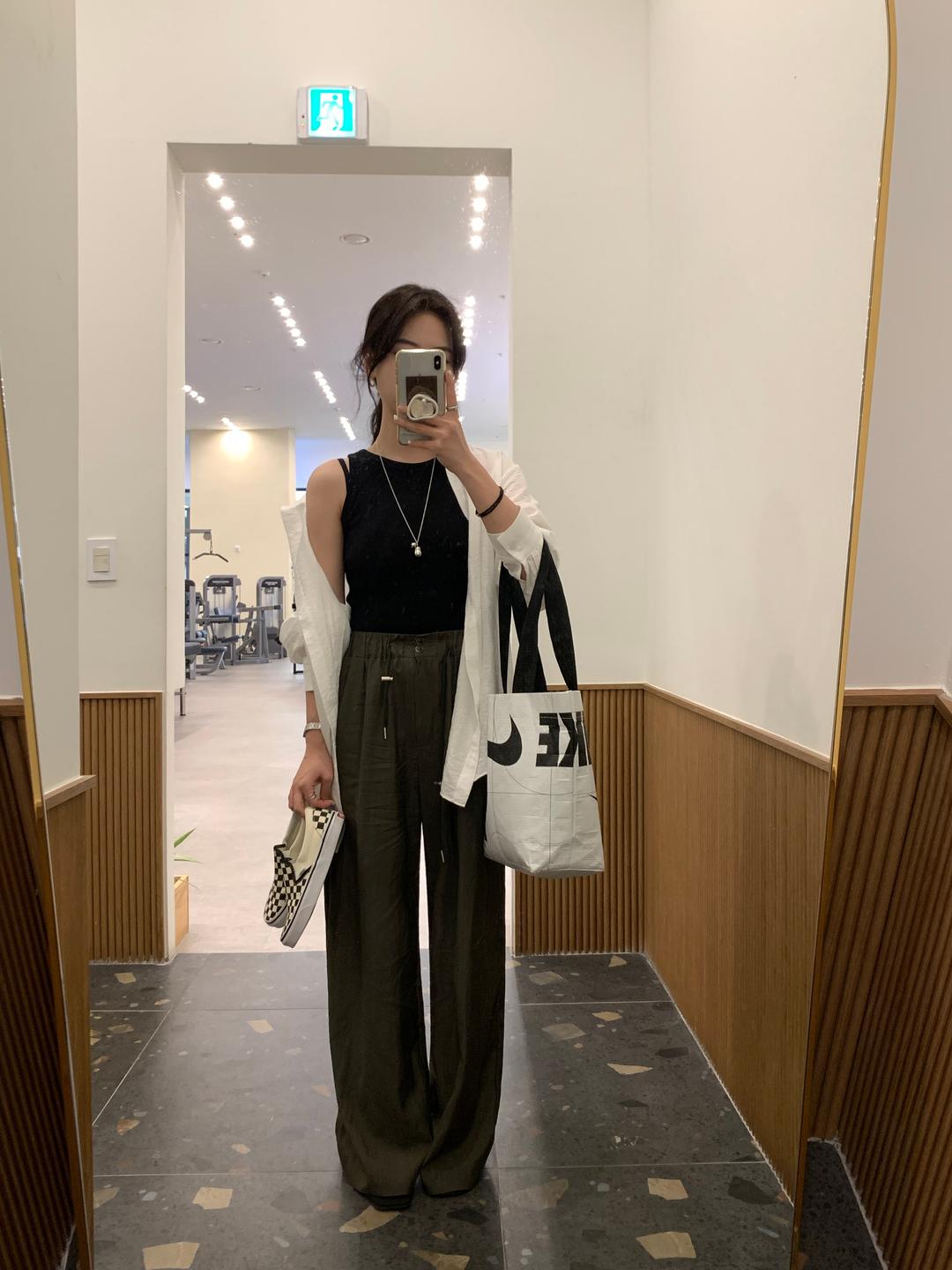TWO BUTTON STRING BANDING PANTS