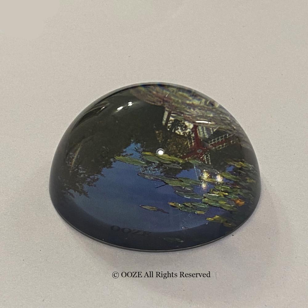 OOZE 유리 문진,  연못 (crystal dome paperweight)