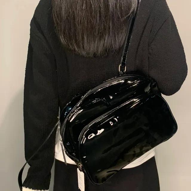 에나멜 비건 레더 백팩