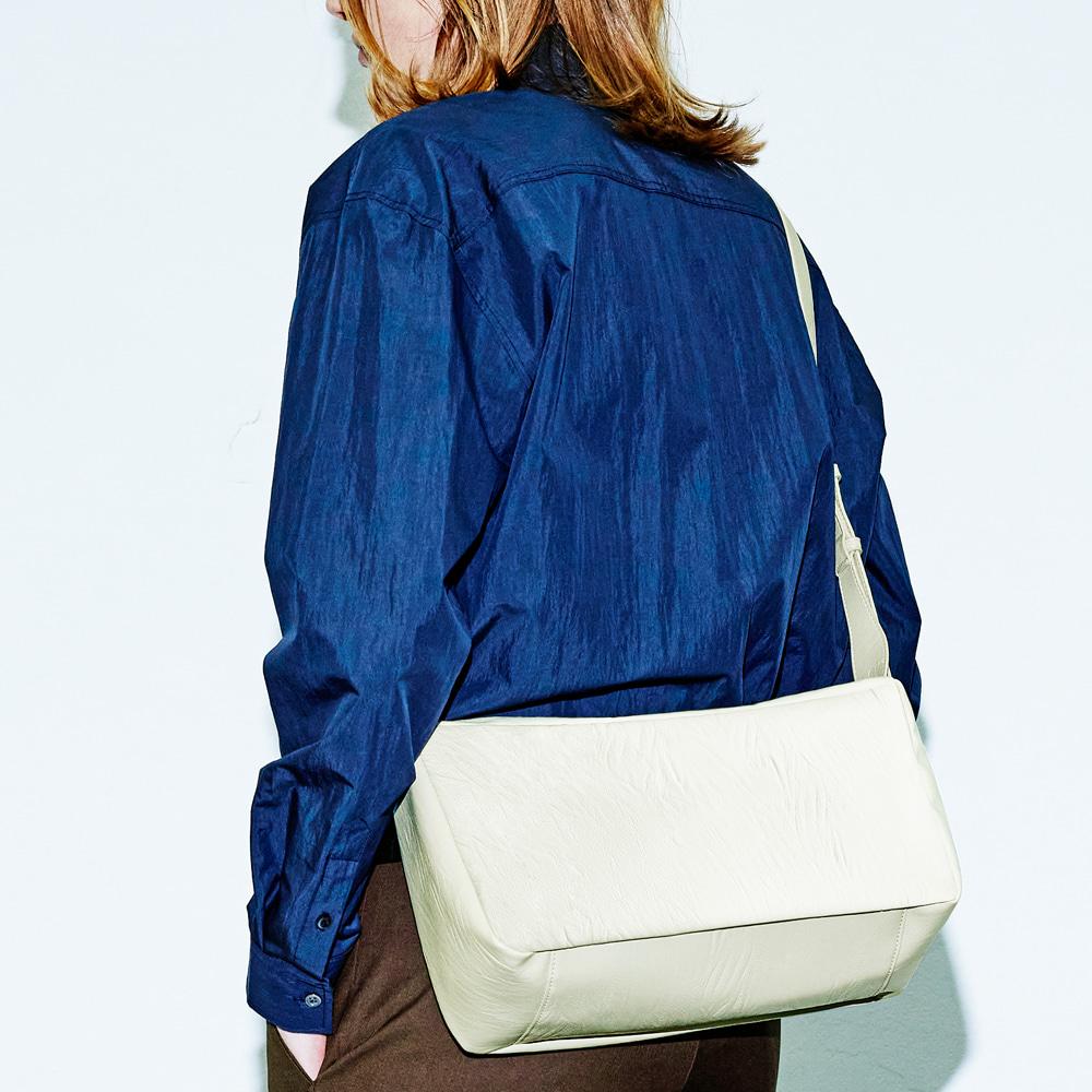 Crinkle Leather Width Cross Bag ivory