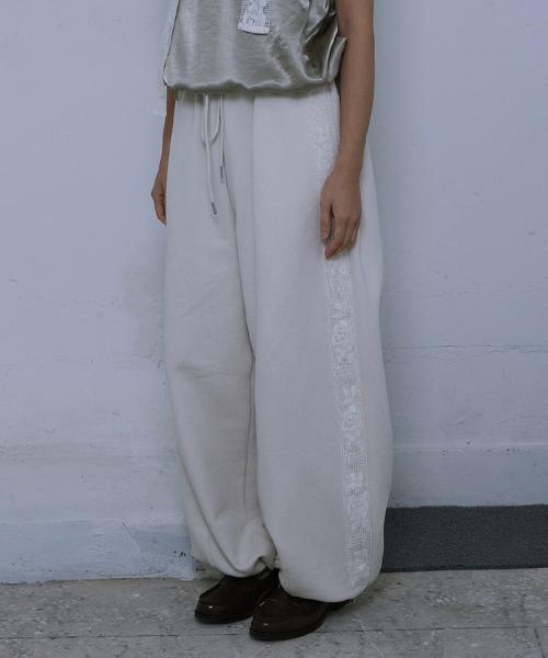 빈티지 플로럴 스웻 팬츠_클라우드 화이트