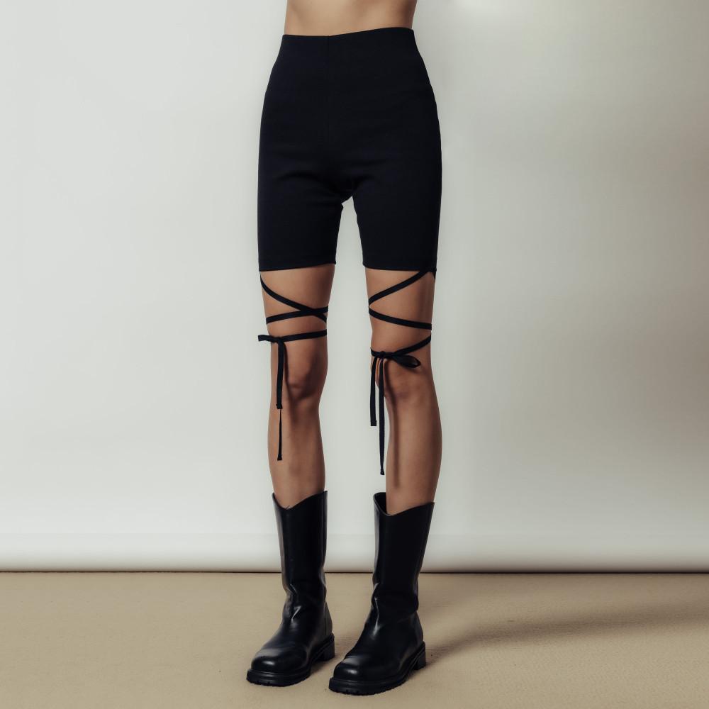 리본 스트랩 바이커팬츠