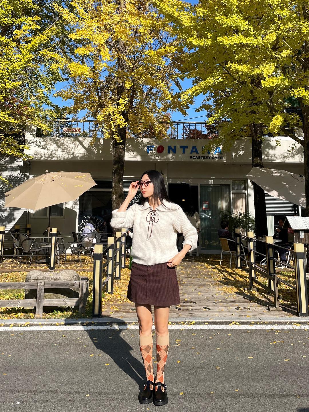 아일렛 카라 니트