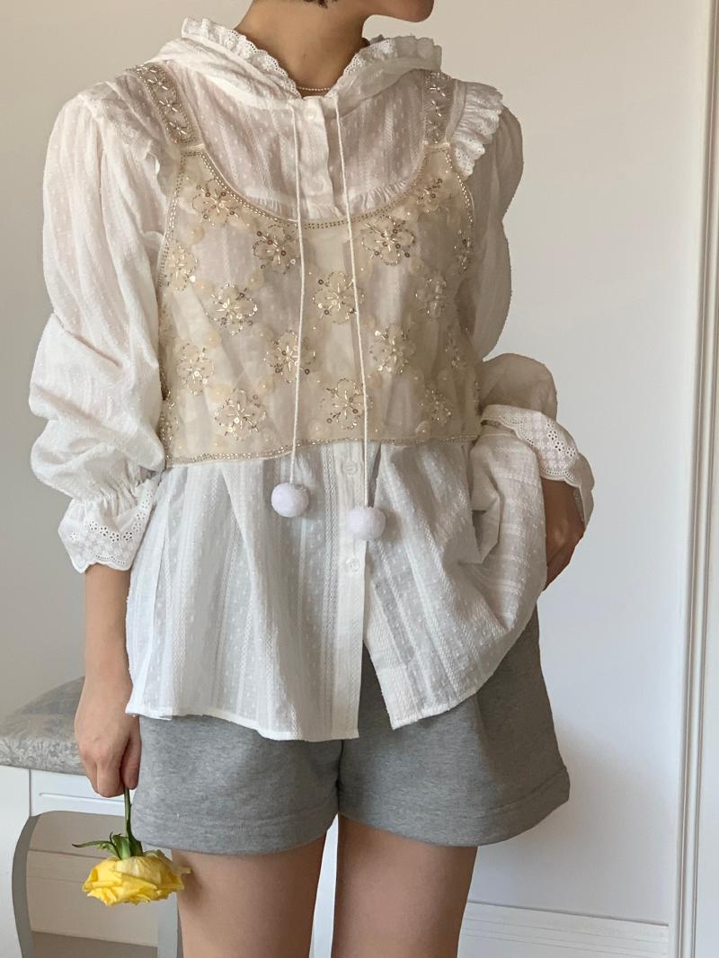lace hoodie pompom blouse