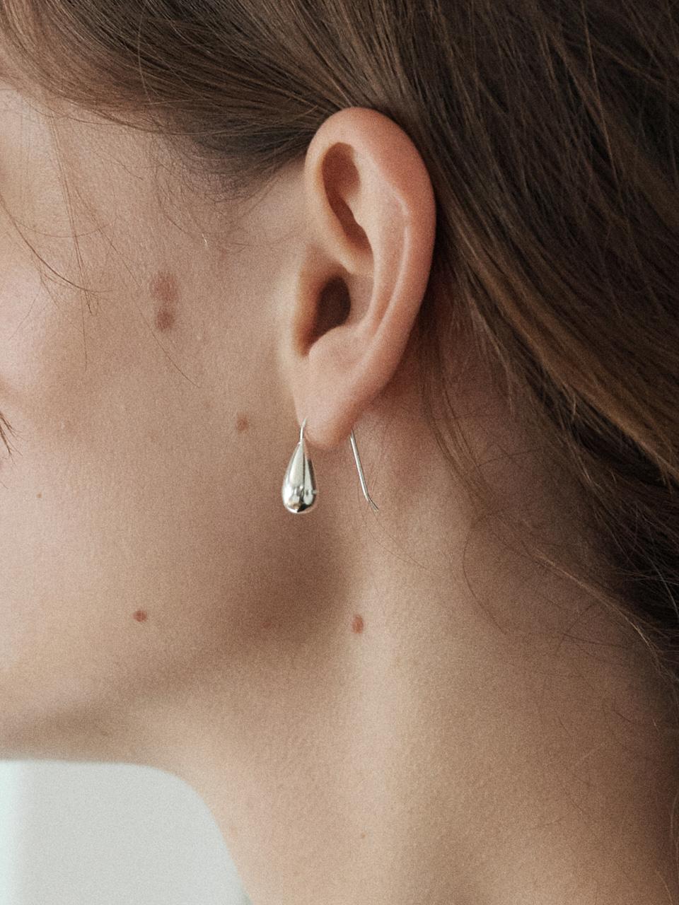 WATER DROP EARRINGS