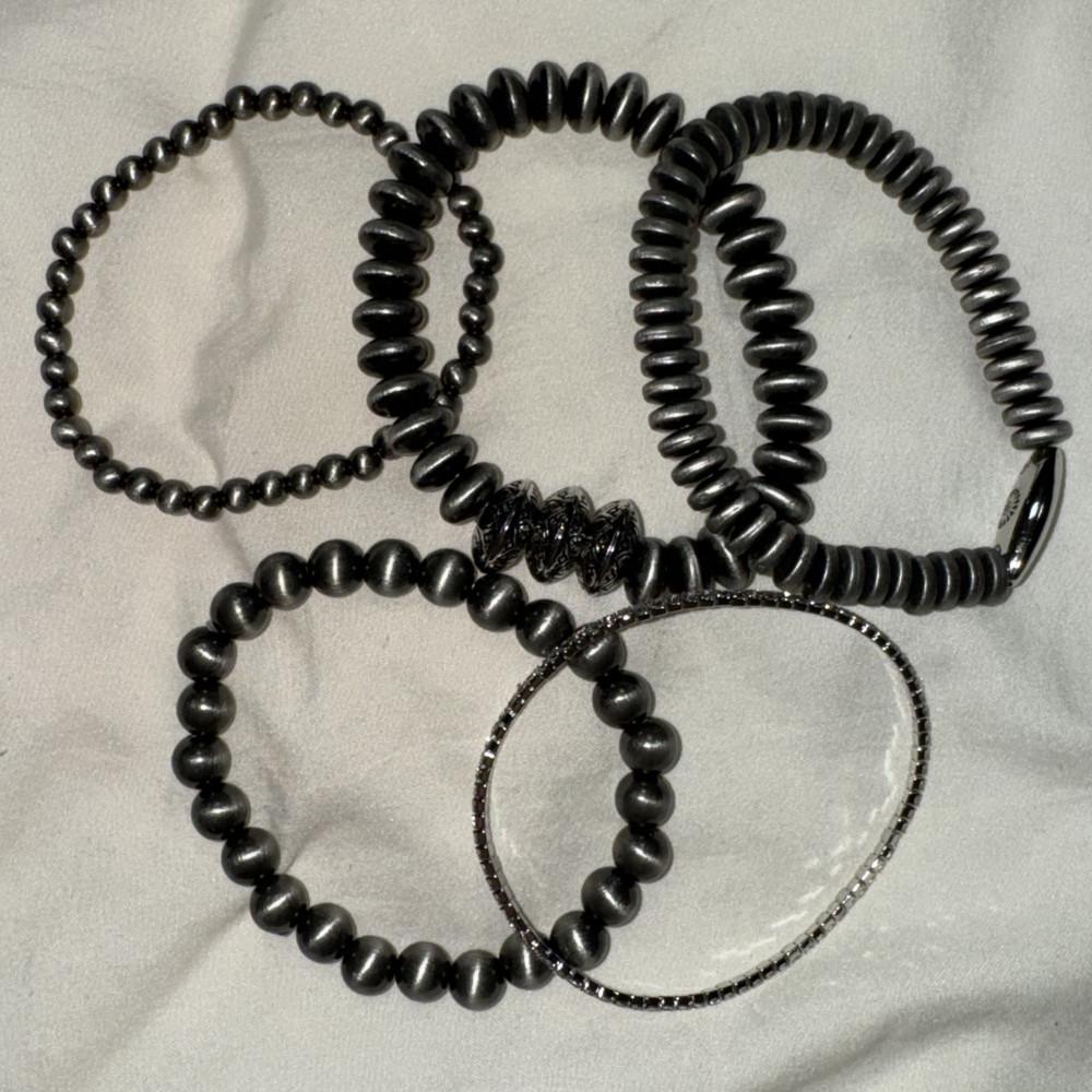 Halffull Acc Bracelet Dark silver 팔찌 비즈 패션 악세사리 하풀