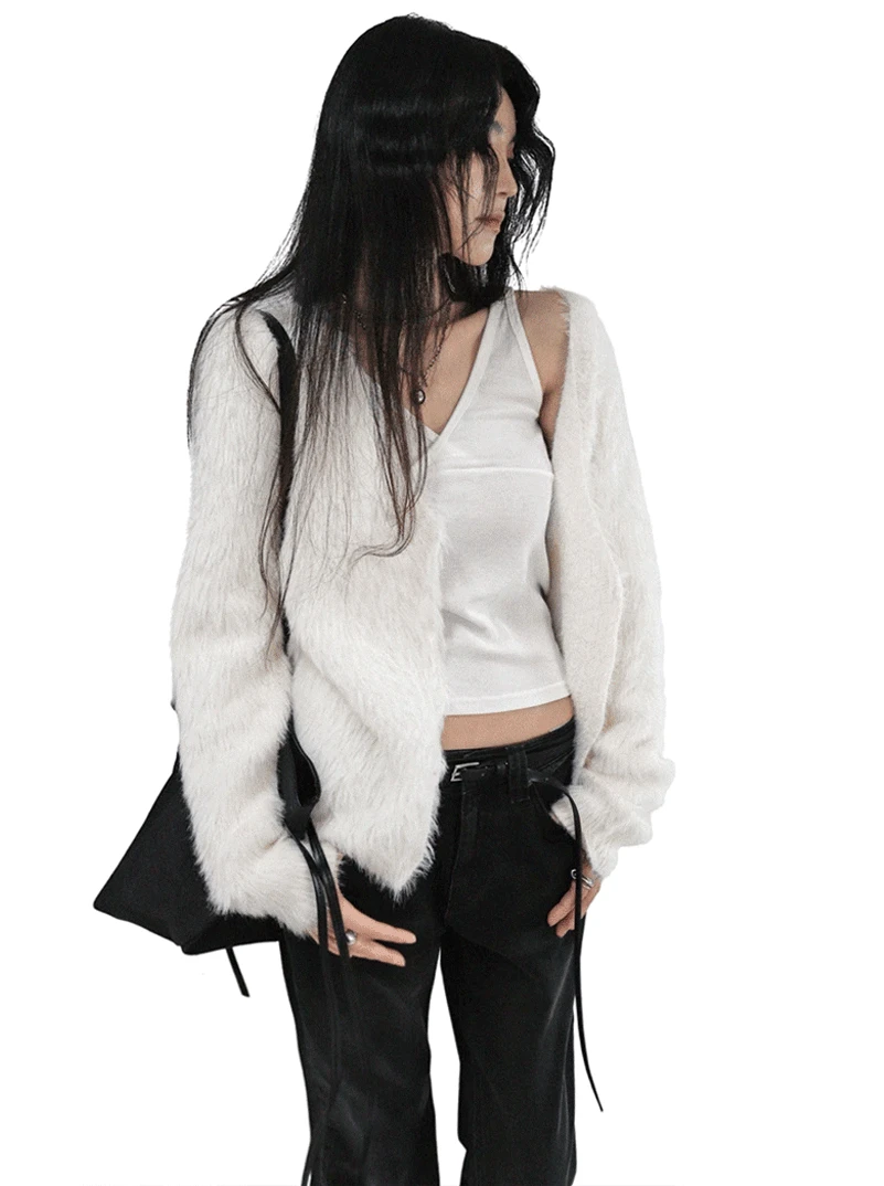 ETTE SOFT V-NECK HALF FUR CARDIGAN 에뜨 소프트 브이넥 하프 퍼가디건