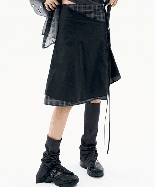 Layered Strap Flare Skirt / Black