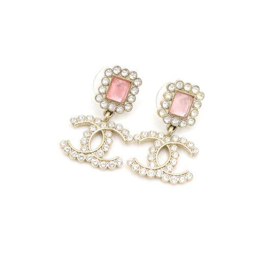 샤넬) 21시즌 크리스탈 스퀘어 핑크 드롭 CC로고 여성 이어링(귀걸이)aa50433