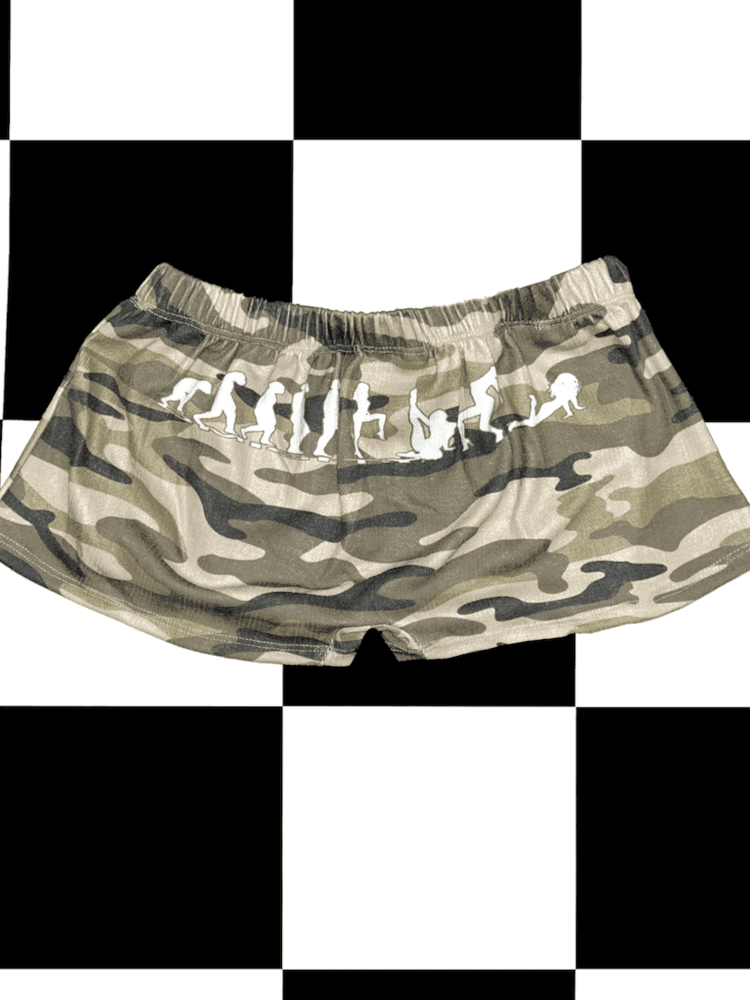 HOT GIRL EVOLUTION CAMO SHORT IN GREEN