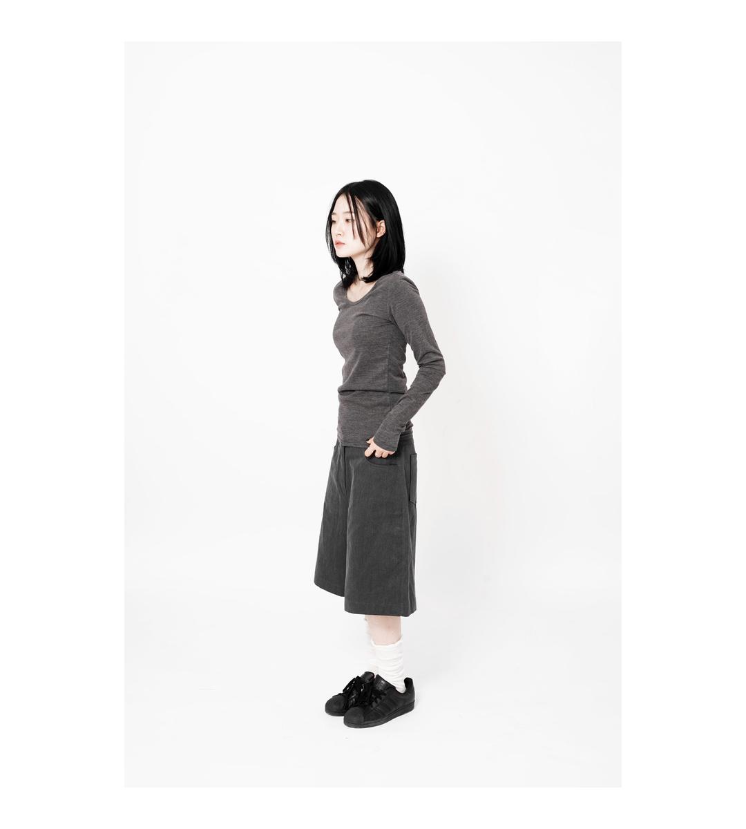 SHOULDER SNAP SLEEVE