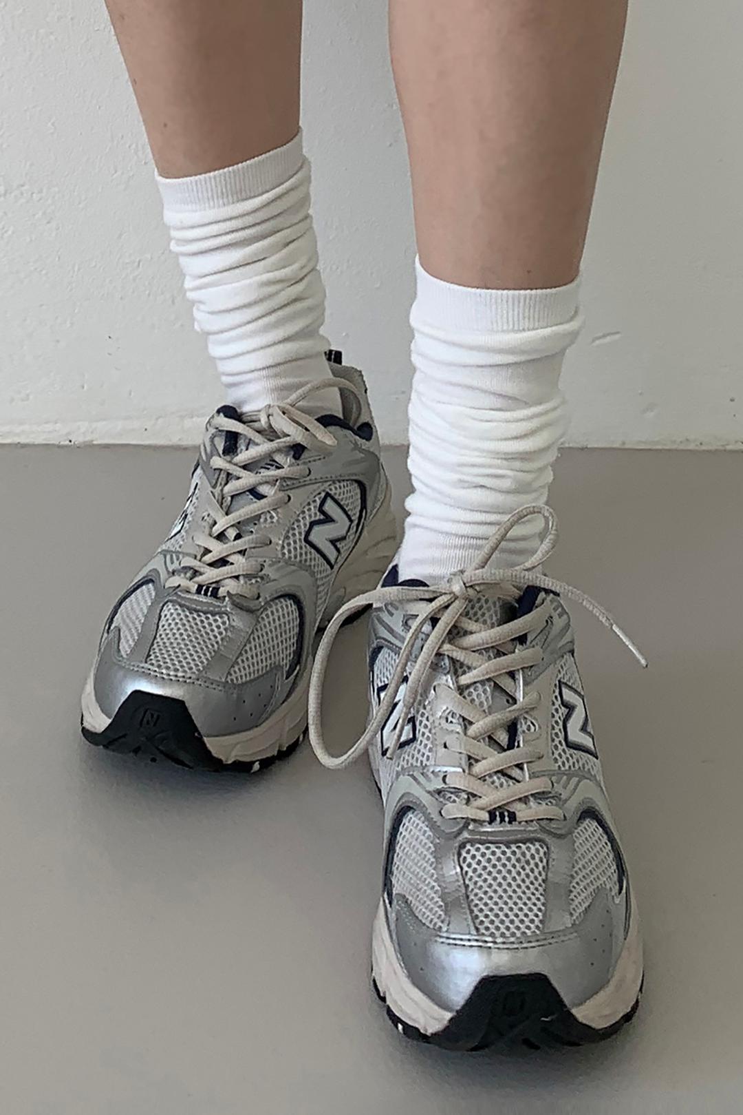 LONG SOCKS