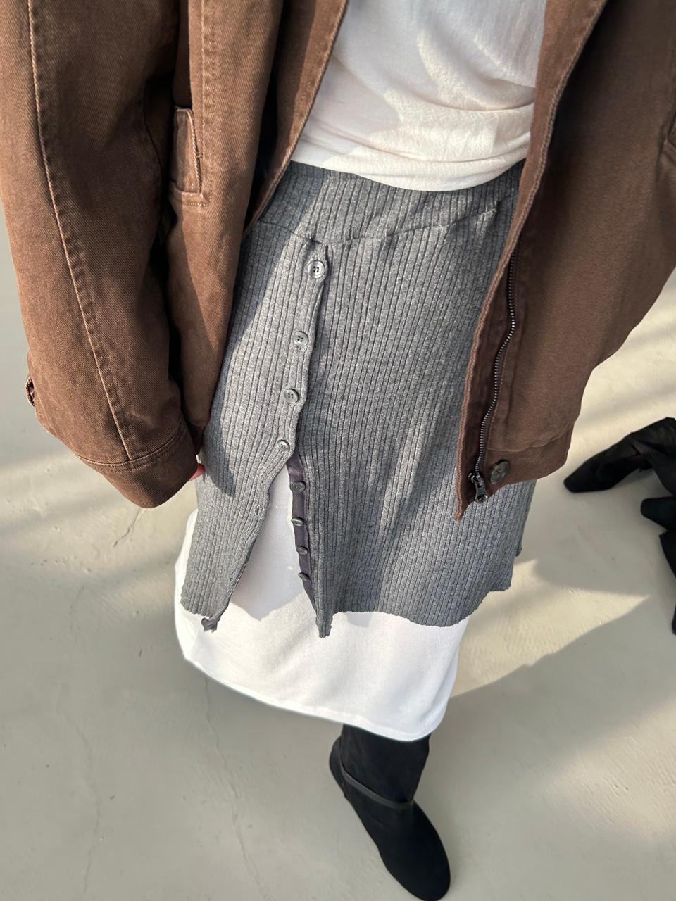 RIB KNIT BUTTON SKIRT