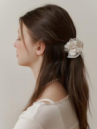 romatic mesh lace scurnch-cream