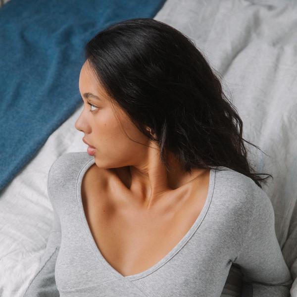 Cassie V Fitted Long Sleeves(Melange Gray)