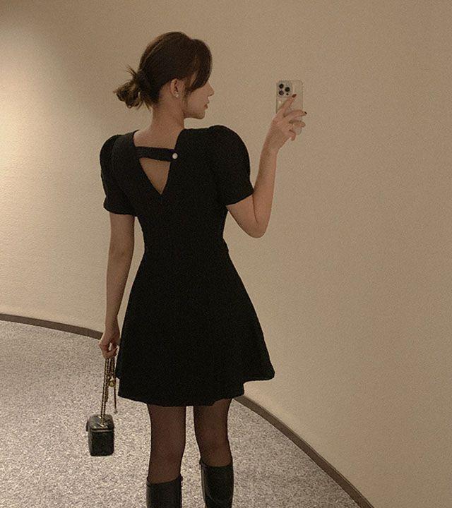 [윈터원더랜드] 이프 트위드 퍼프 뒷트임 백트임 플레어 라인 연말룩 반팔 미니 원피스