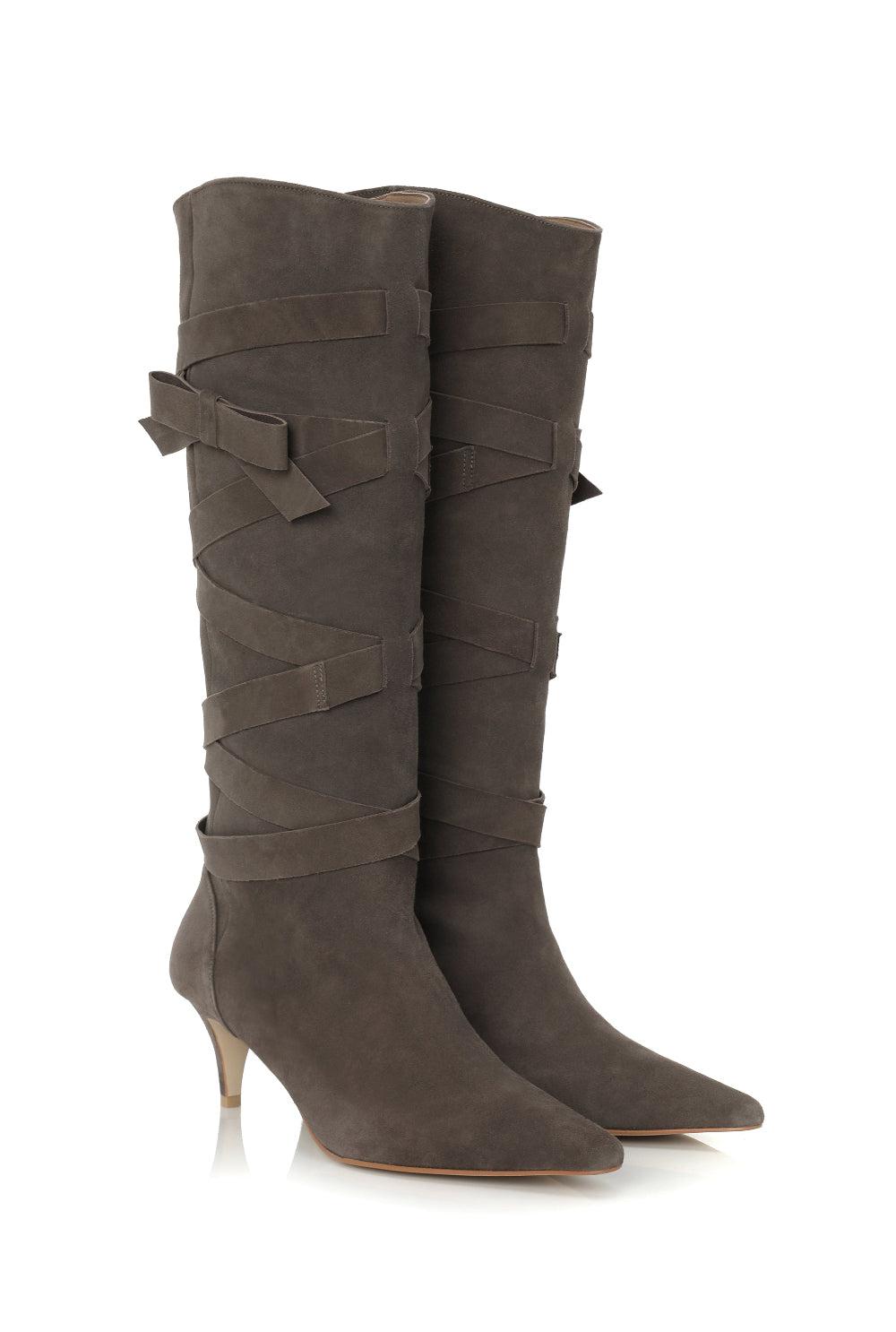Ribbon suede boots