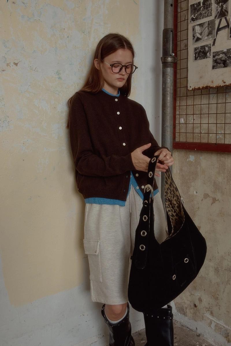 LETERIE - SUEDE BUCKLE REVERSIBLE SHOULDER BAG_BLACK