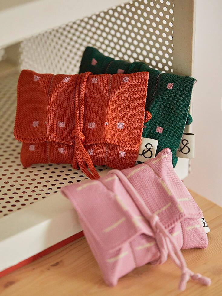 Lucky Pleats Knit Card Wallet Grid (ALL)