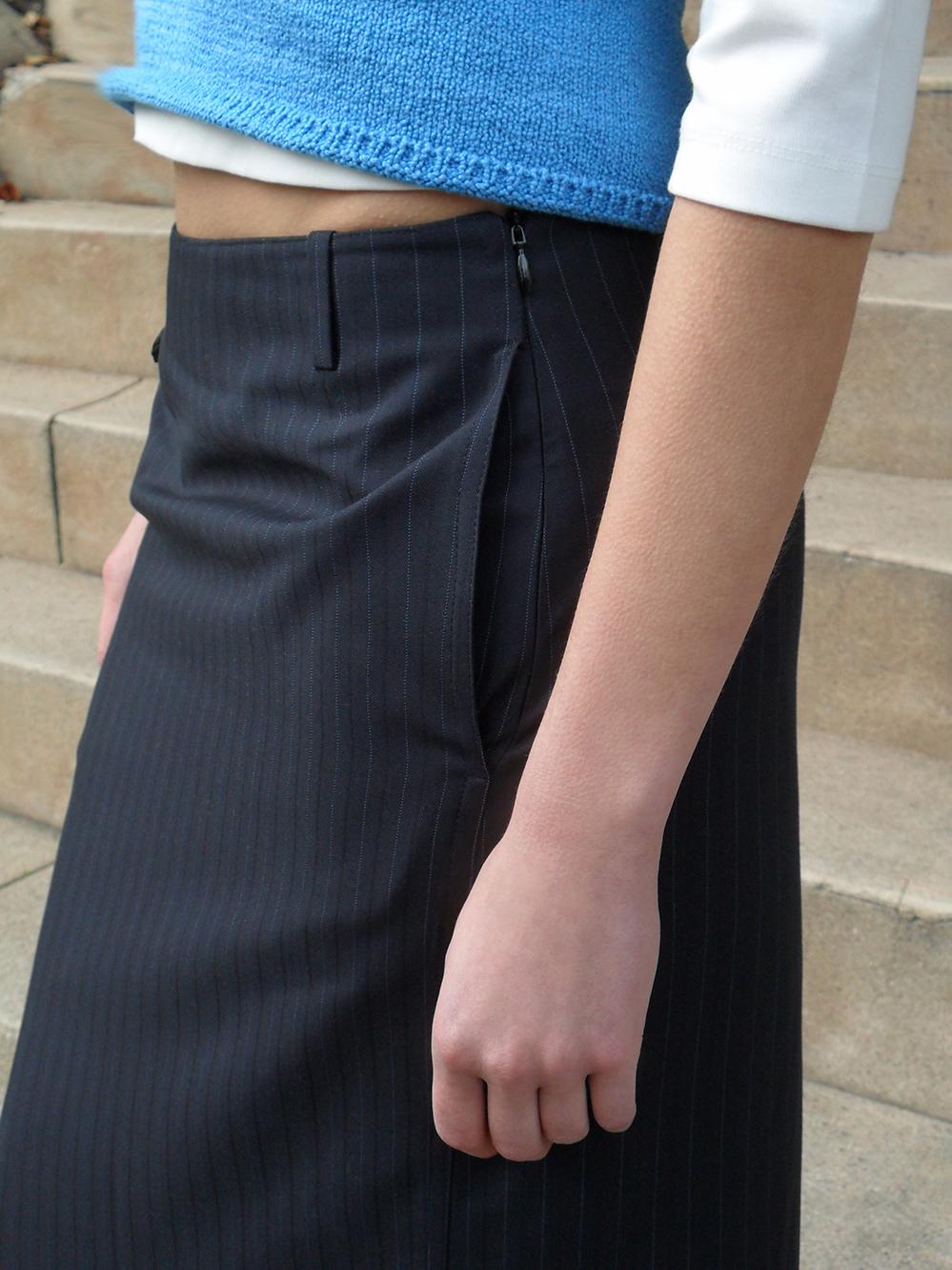 RELAXED SLIT LONG SKIRT_NAVY STRIPE