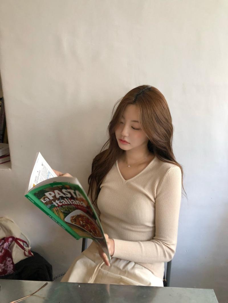 slender v knit_beige