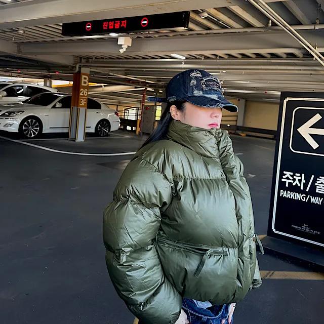 [고급원단/ new🤍] 시니컬 글로시 세미숏 패딩