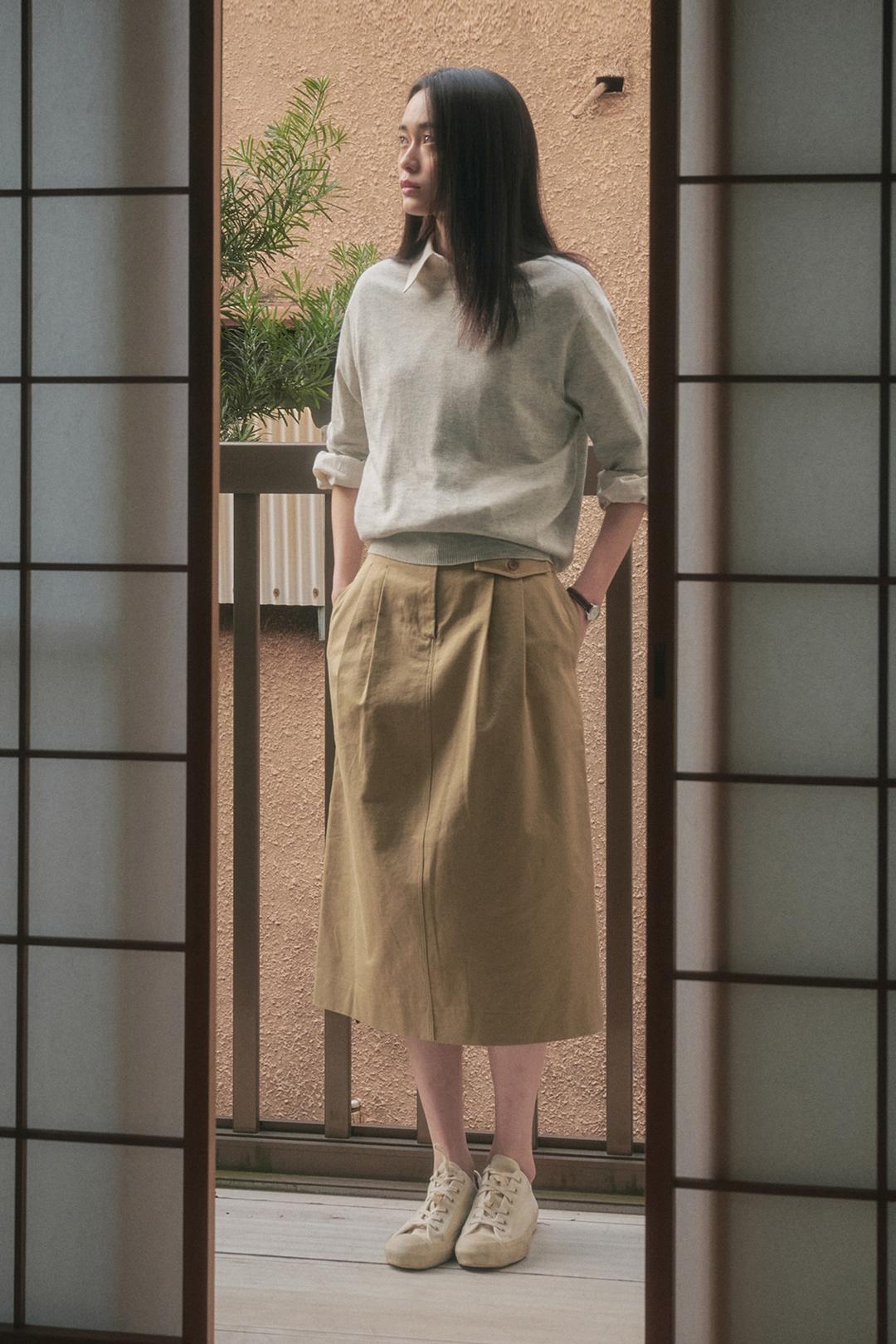 BRIT PINTUCK SKIRT_KHAKI BEIGE