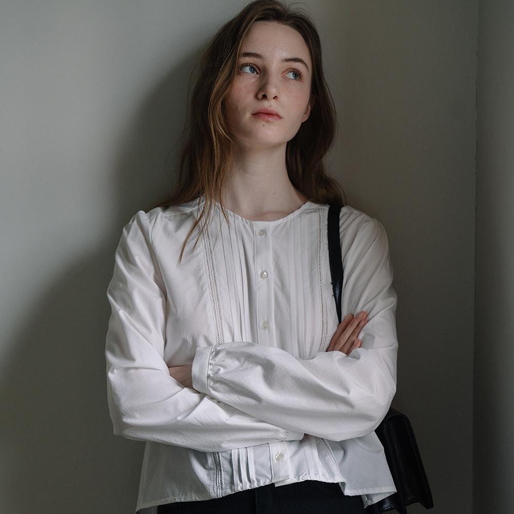 [29CM 단독]Lace Pintuck Blouse - Ivory