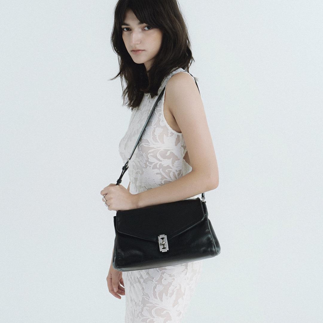Occam Doux Shoulder L (오캄 두 숄더 라지) Black