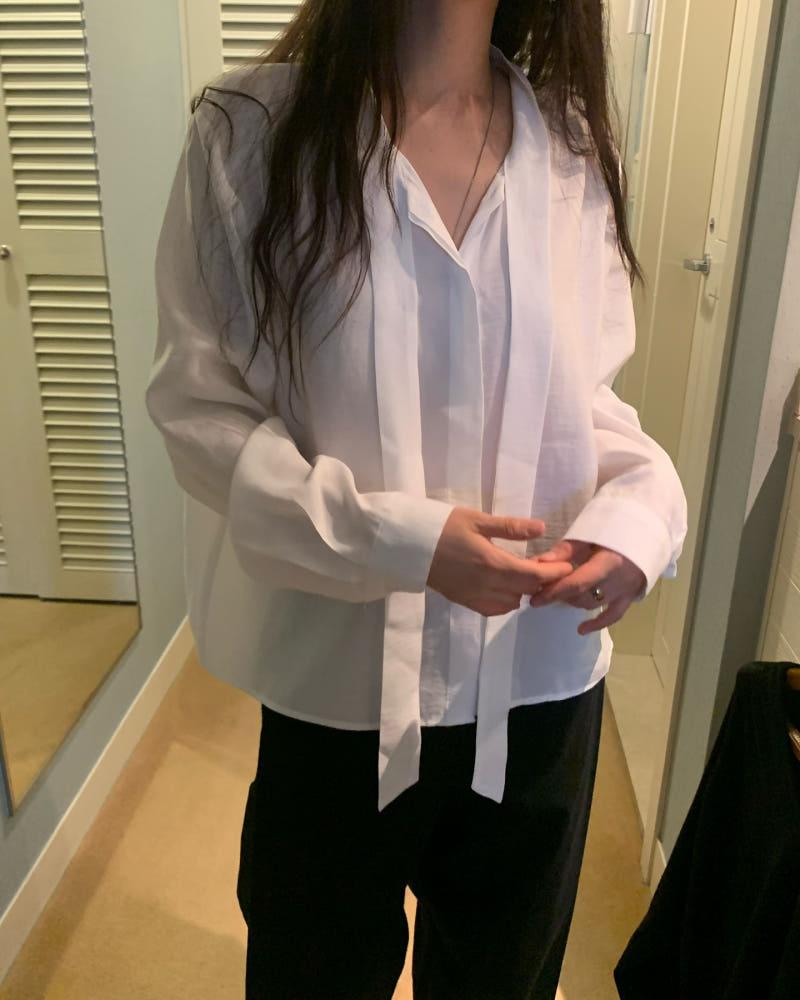 히든 투웨이 타이 블라우스 긴팔 스카프 페미닌 bl (3color)