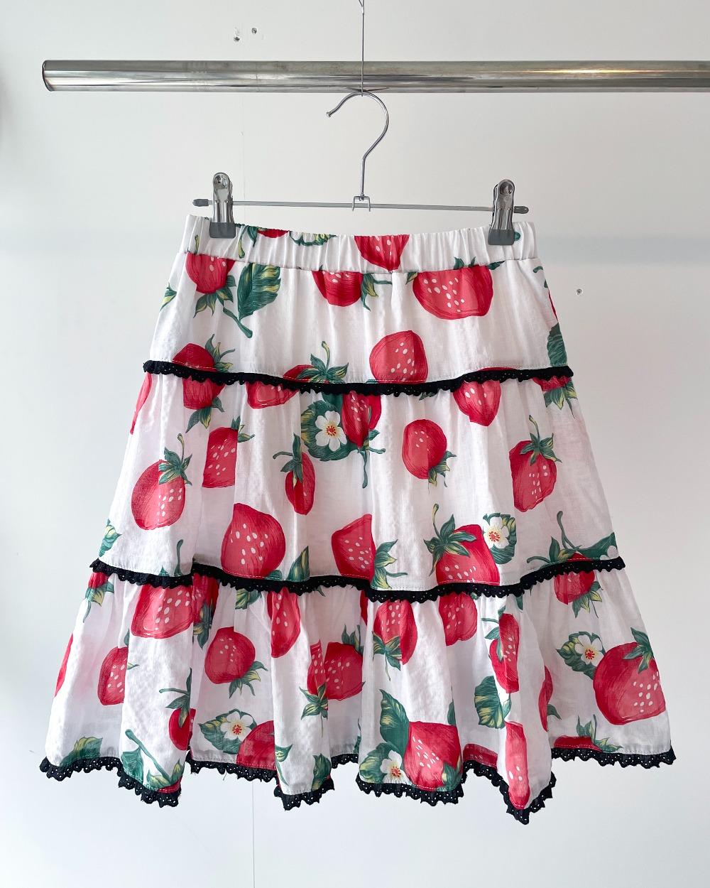 Panda loves strawberries skirt