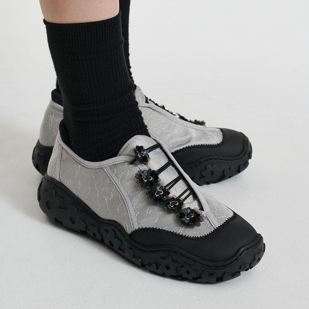 (W) ALINA SNEAKER EMBROIDERED SATIN (GREY)
