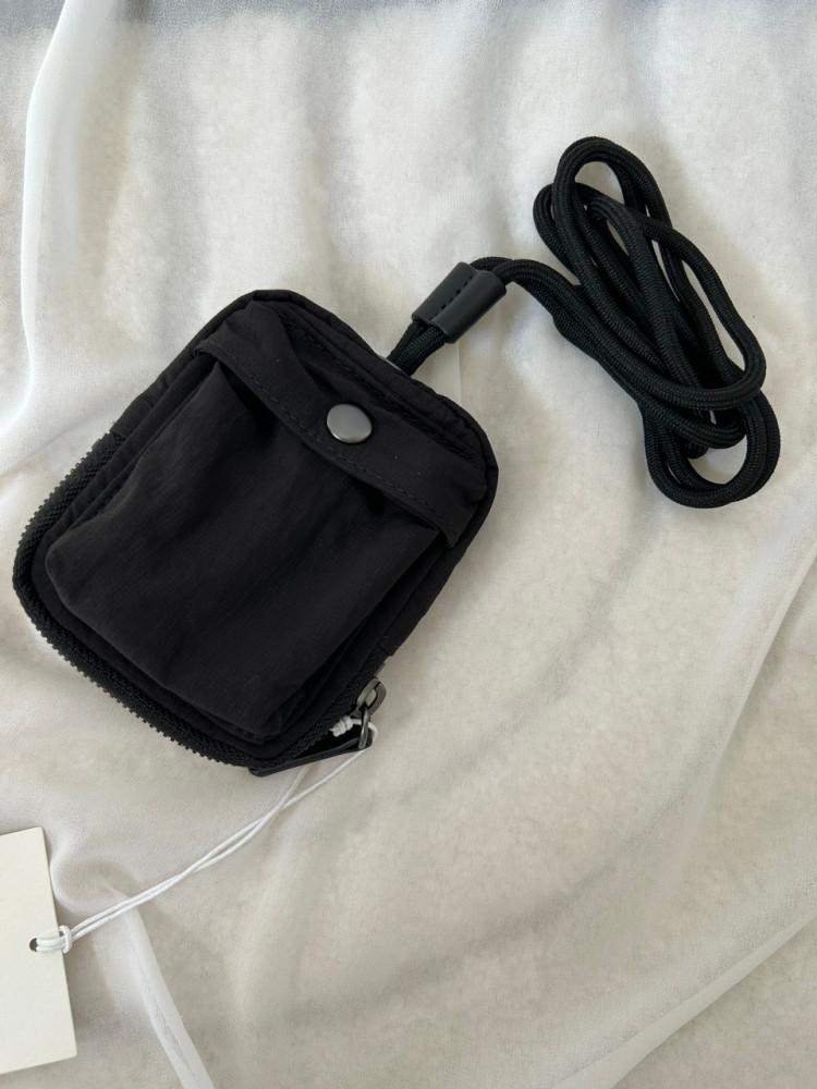 코스 미니 크로스바디 파우치 24SS