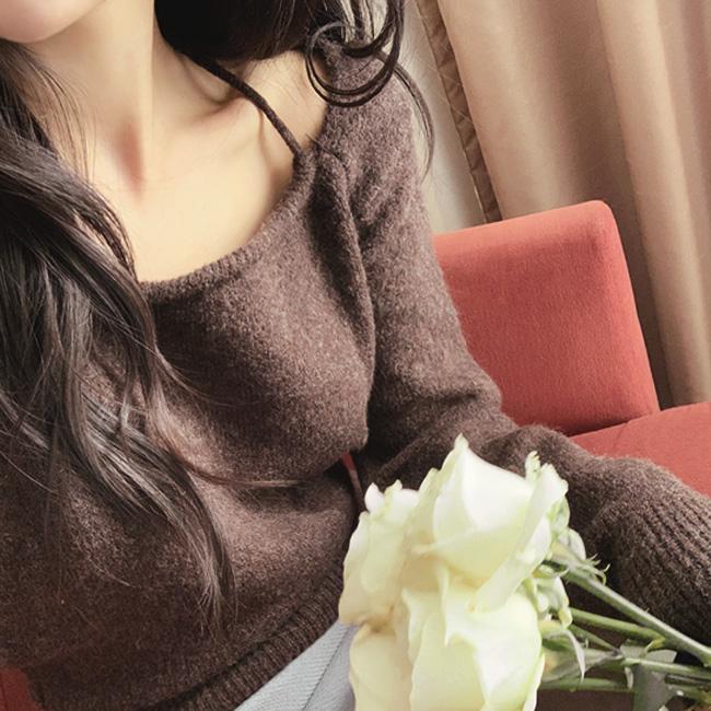 니썸 [브라운단독컬러🤎주문폭주🪽하객룩/데이트룩/홀터넥/홀터넥니트/볼레로니트/볼레로/스퀘어넥/겨울/겨울니트/베이직/여리핏/겨울하객룩]클랜홀터볼레로니트 - 6color