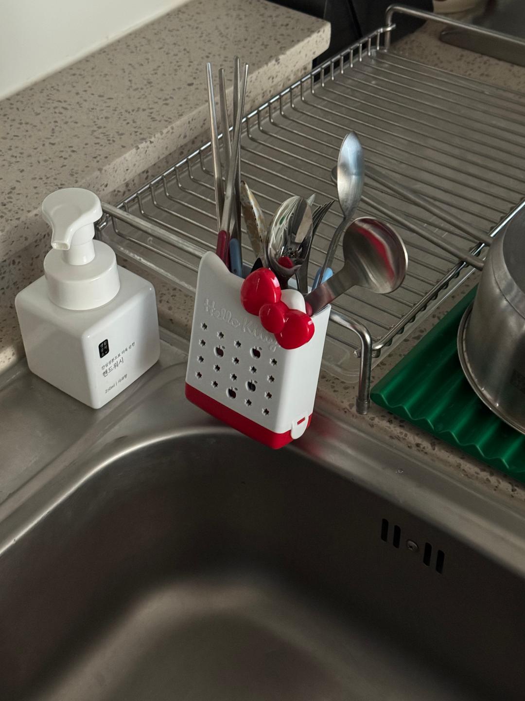 헬로키티 물빠짐 수저꽂이 포켓