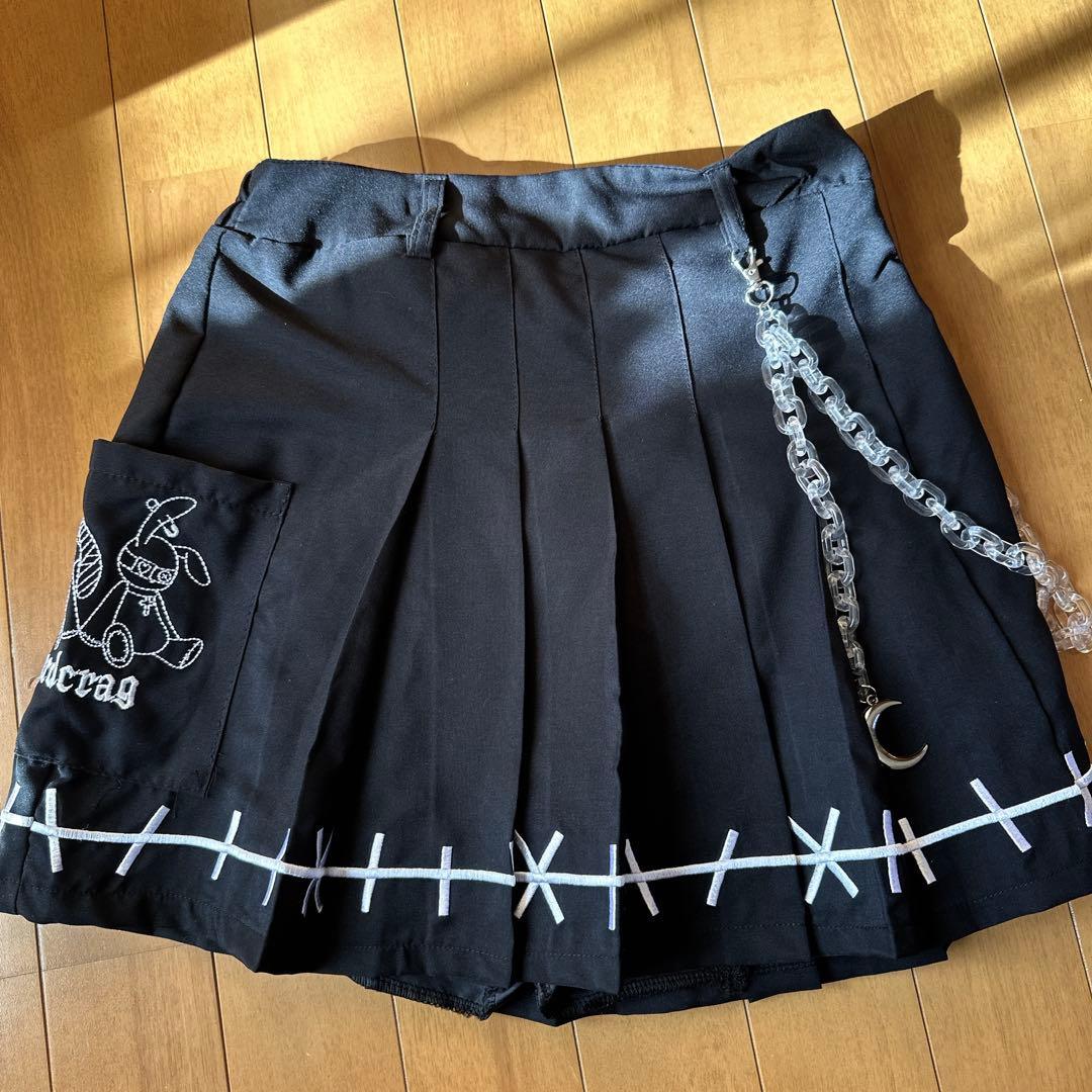 ADCDRAG 黒プリーツスカート チェーン付き