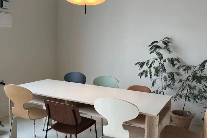 어라운드테이블