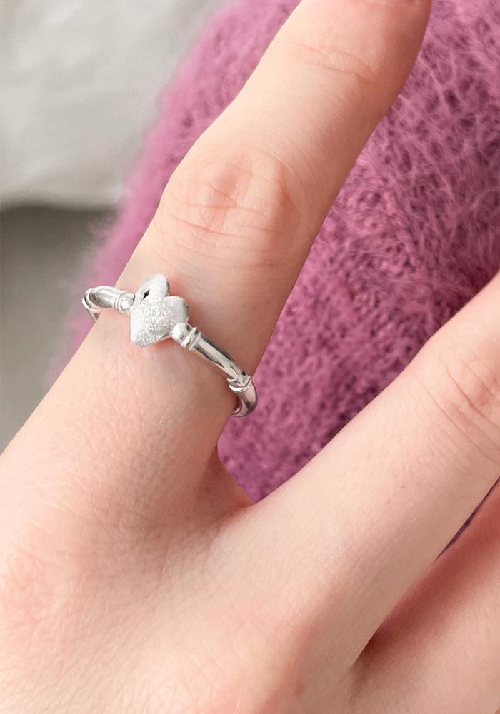 Sparkling heart Ring
