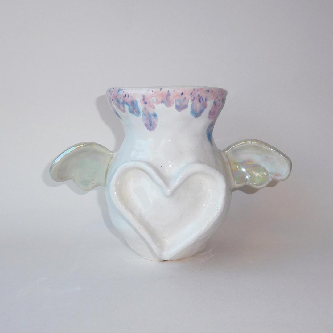 Milk heart angel vase