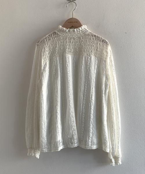 (Vintage)Lace Embroidery Punching Highneck T
