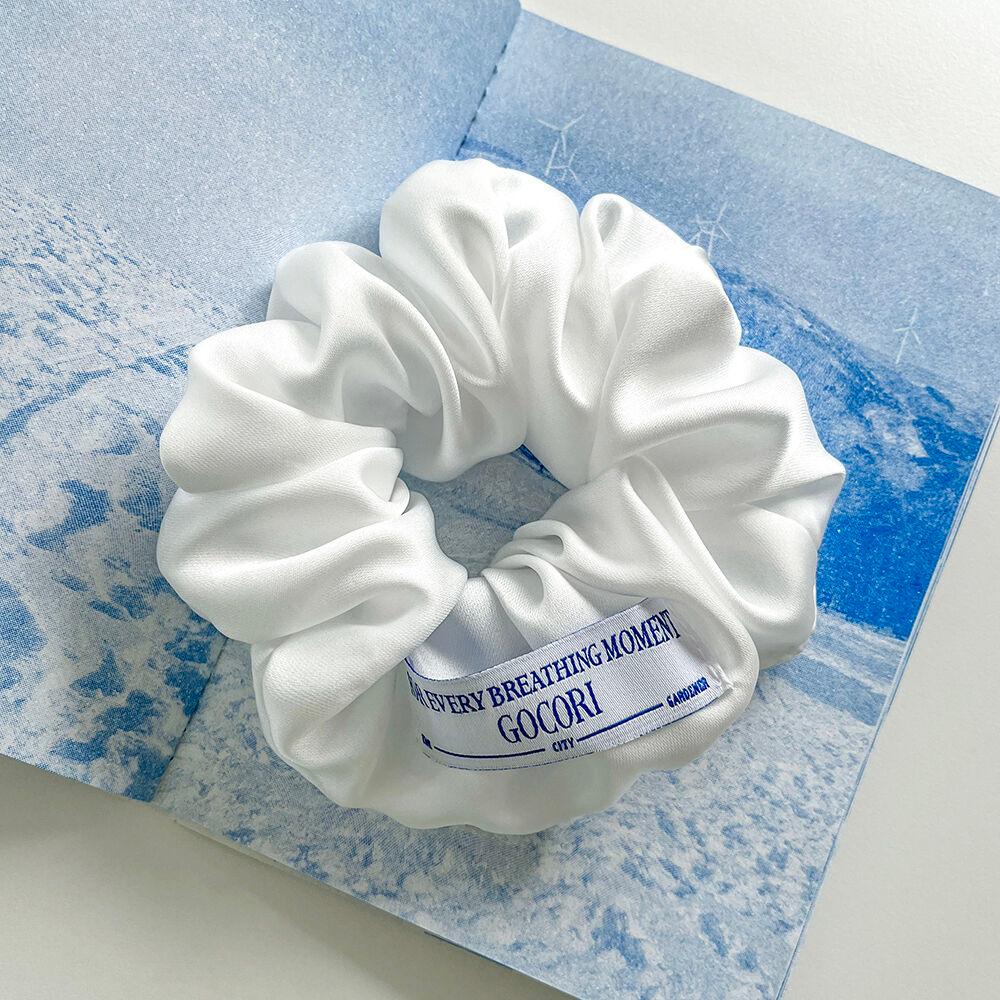 BLUE LABEL SATIN SCRUNCHIE 스크런치