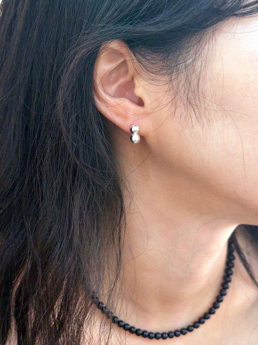 Double ball silver ring