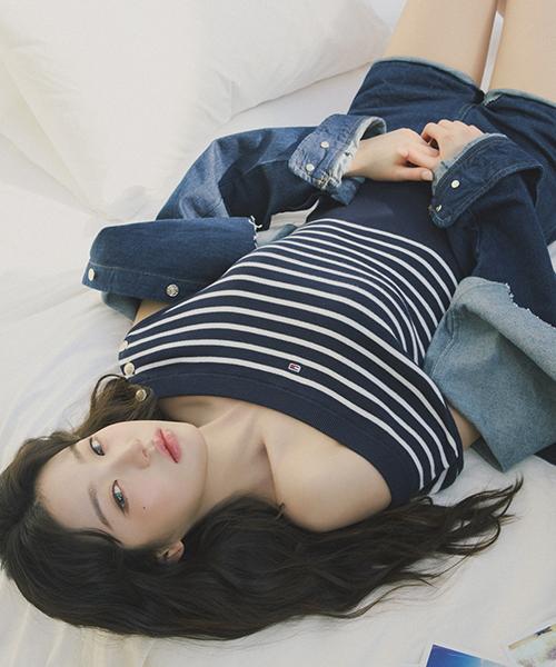 오프숄더 스트라이프 스웨터 (T32F1KTO51TWT1C1G)